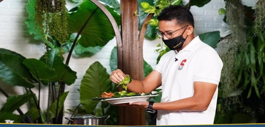 Menparekraf Dorong Usaha Jamu Go Digital Menparekraf Dorong Usaha Jamu Go Digital